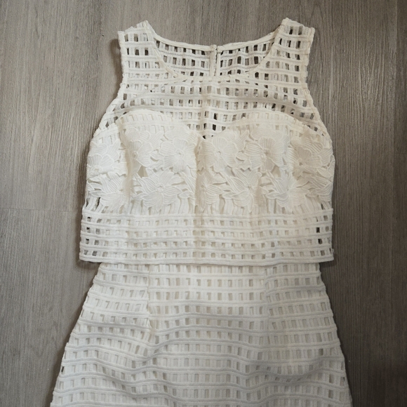 Guess White Sheer Floral Lattice Overlay Dress, SIZE 2 - Picture 7 of 15